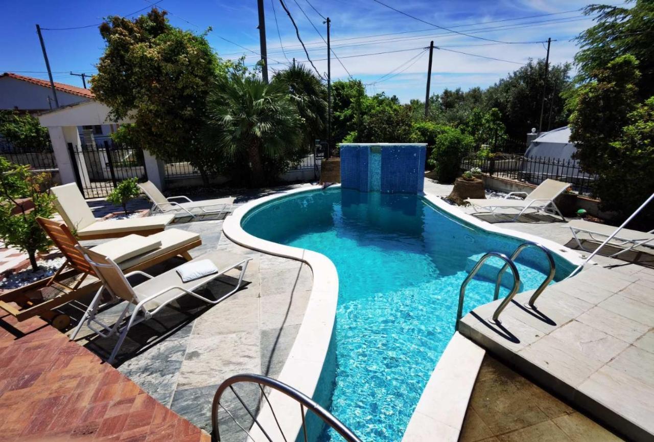 Rural Villa Private Pool, Bbq, Court ,20' Airport Nea Kallikrateia Dış mekan fotoğraf