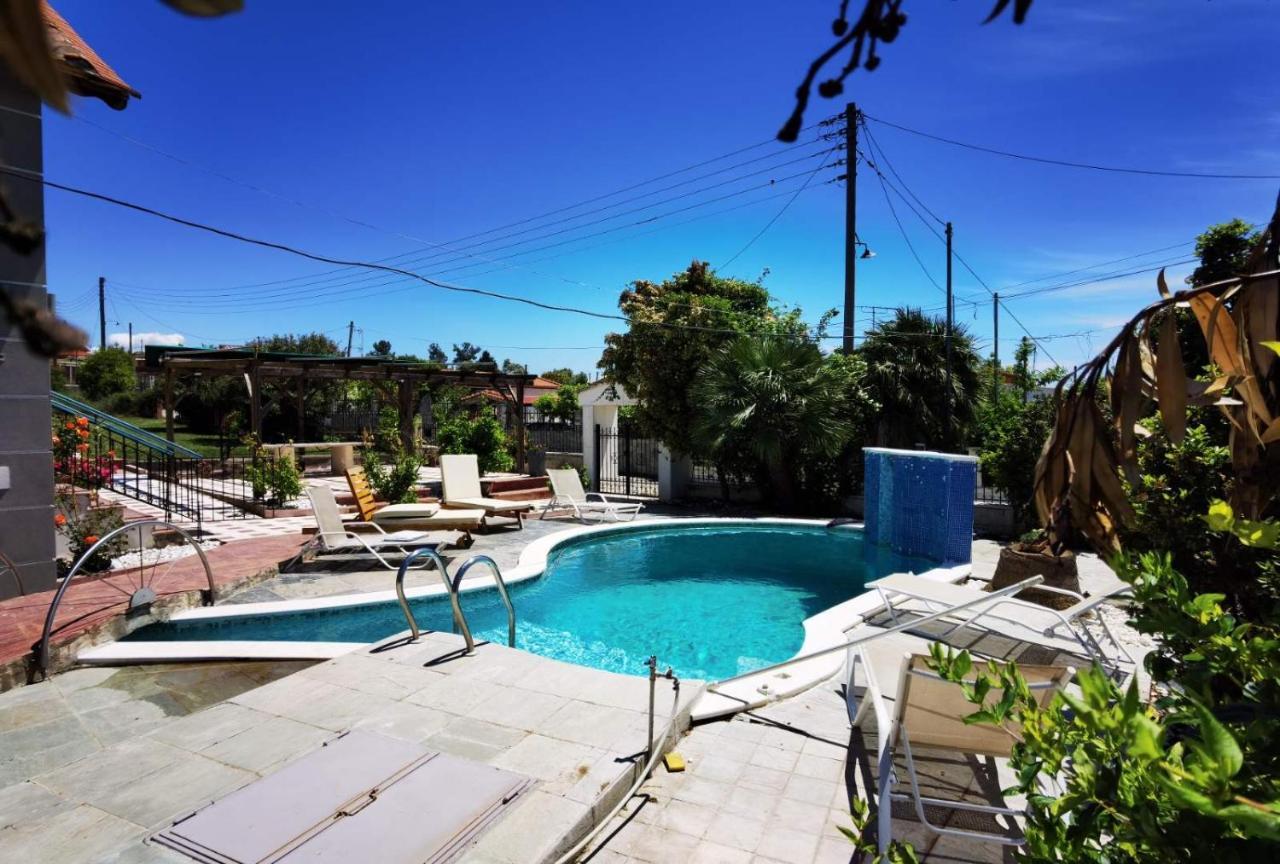 Rural Villa Private Pool, Bbq, Court ,20' Airport Nea Kallikrateia Dış mekan fotoğraf