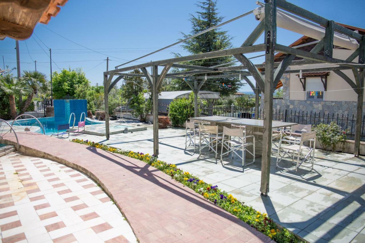 Rural Villa Private Pool, Bbq, Court ,20' Airport Nea Kallikrateia Dış mekan fotoğraf