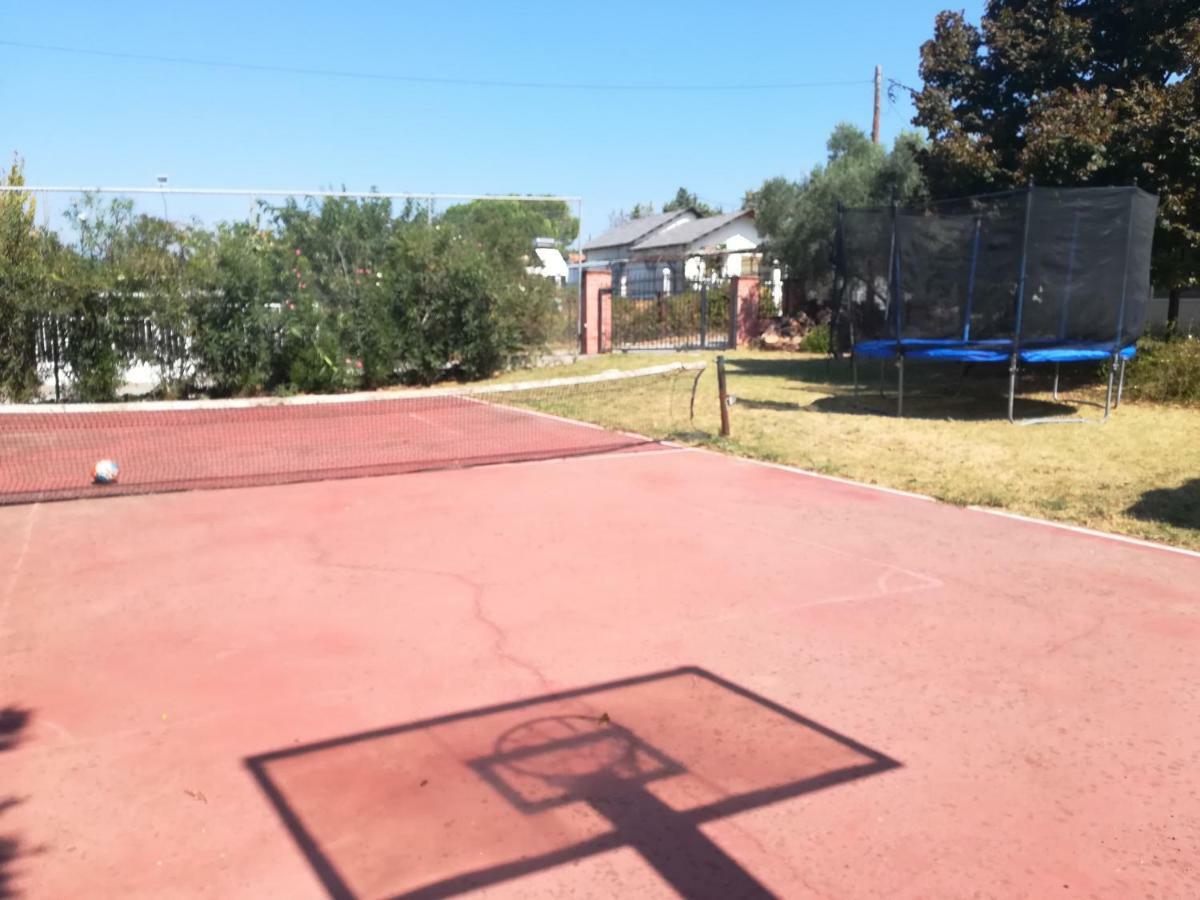 Rural Villa Private Pool, Bbq, Court ,20' Airport Nea Kallikrateia Dış mekan fotoğraf